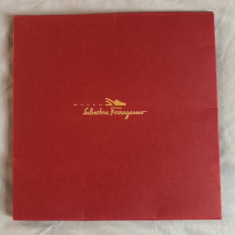 Authentic Ferragamo silk floral scarf - Picture 5 of 5